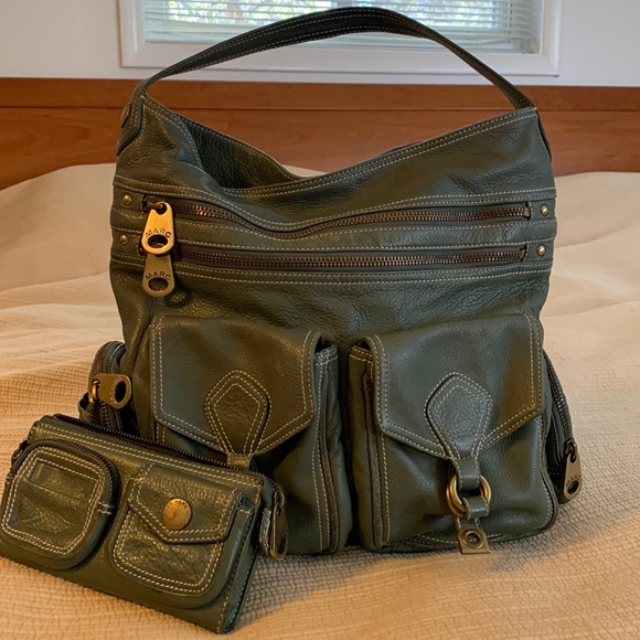 Marc Jacobs deep hobo bag w/matching wallet - Picture 2 of 10